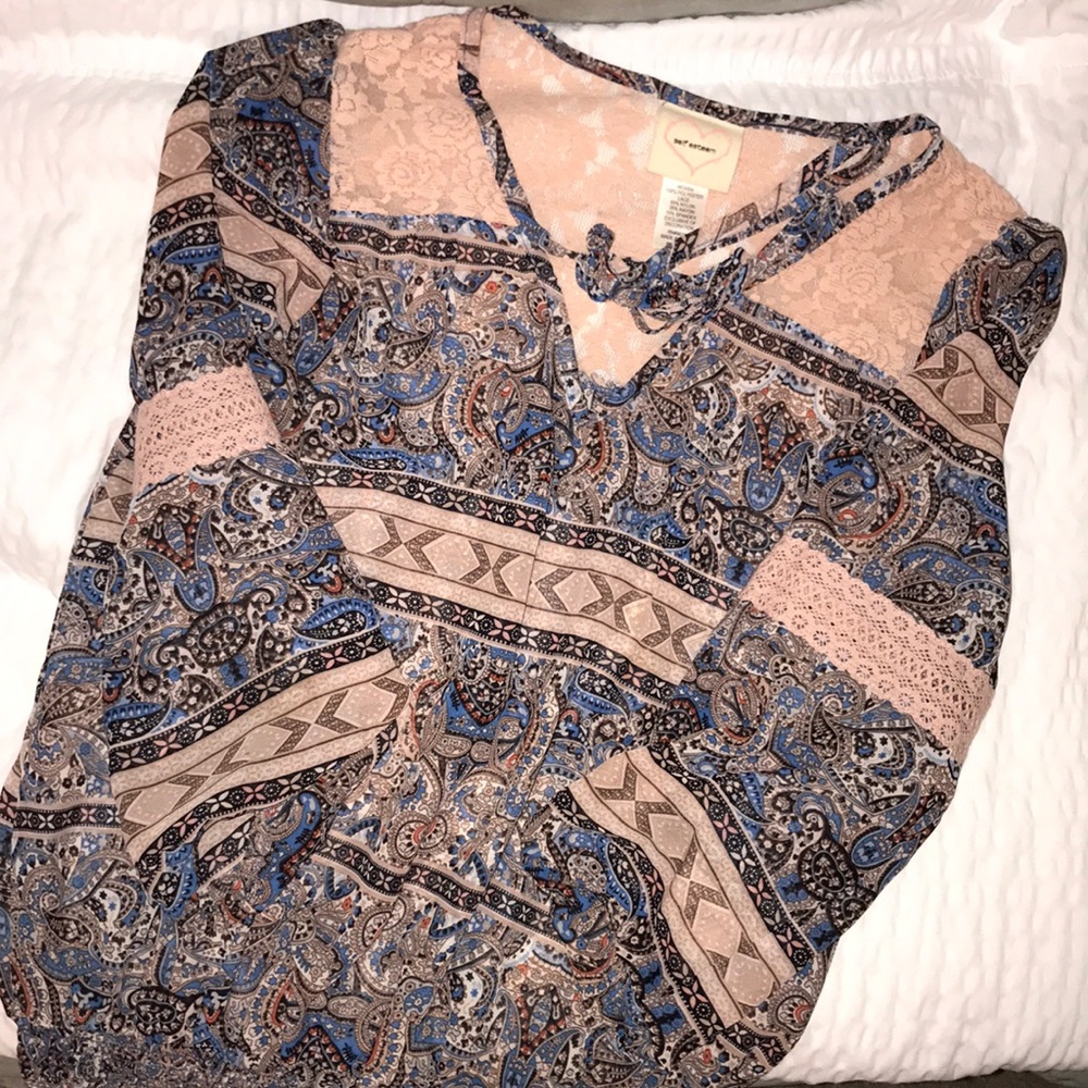 Woven laced long sleeved